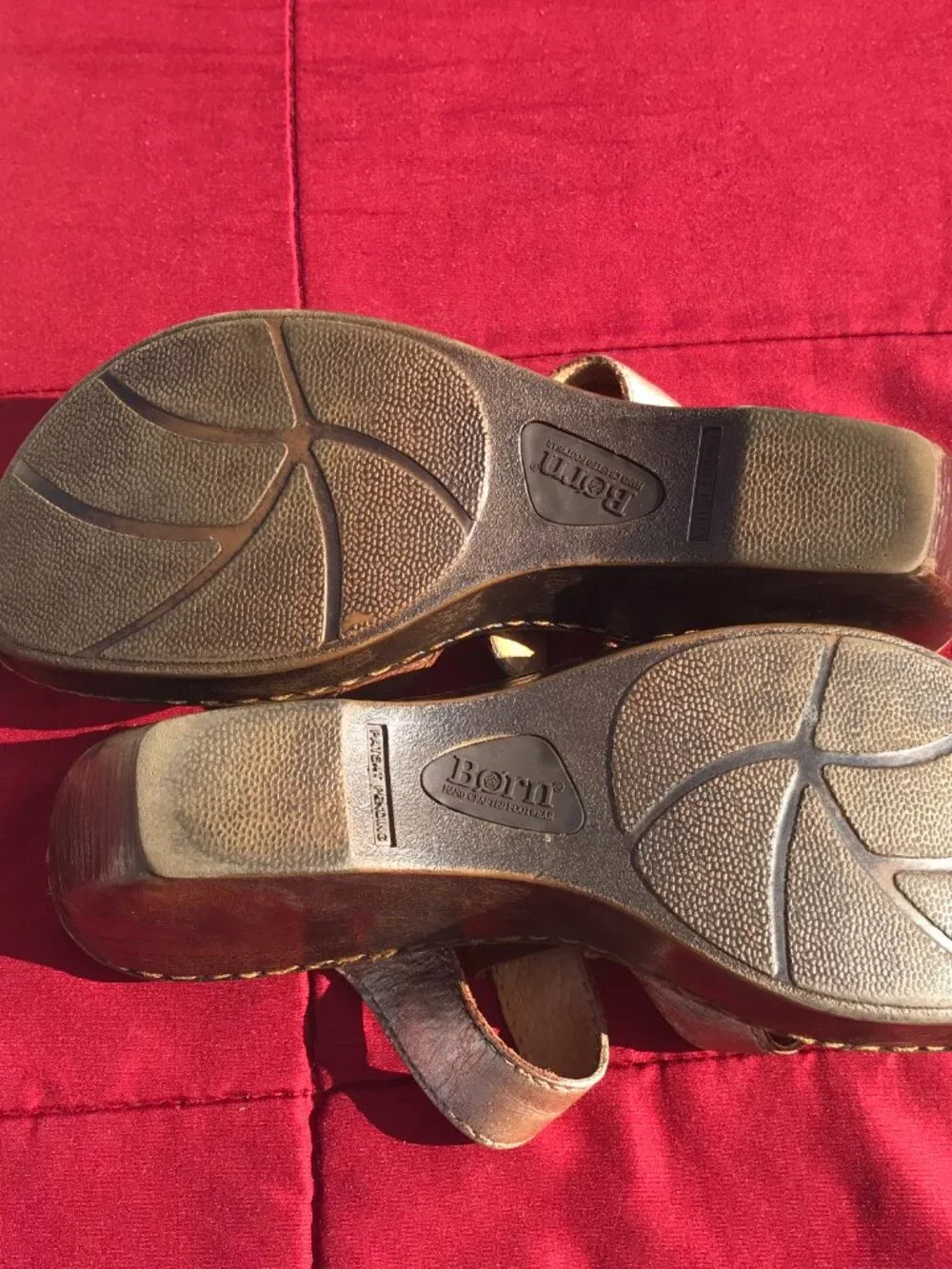 Gold Wedge Sandal, size 8